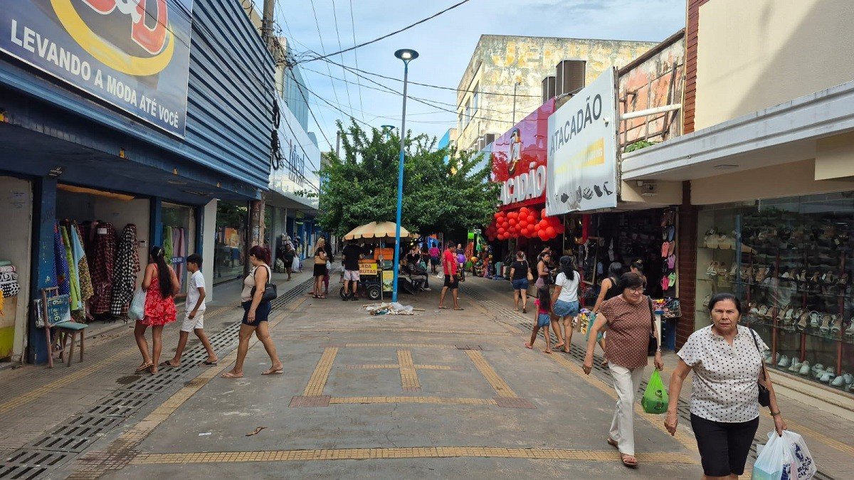 Funcionamento do Comércio e Serviços em Santarém Durante o Feriado da Adesão do Pará à Independência do Brasil