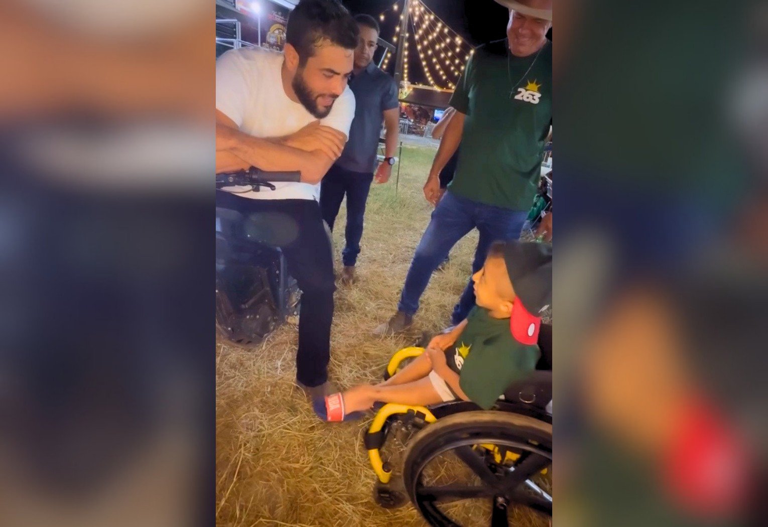Henrique emociona ao cantar com fã mirim em evento especial
