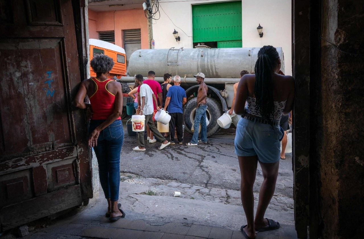 Ajuda Humanitária Chega a Santiago de Cuba em Meio a Crise Econômica