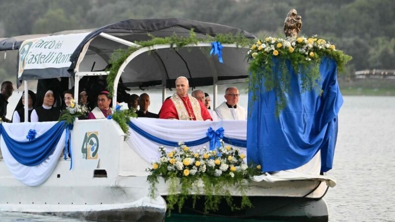 Papa Participa de Procissão Histórica no Lago Albano em Homenagem a Nossa Senhora do Lago