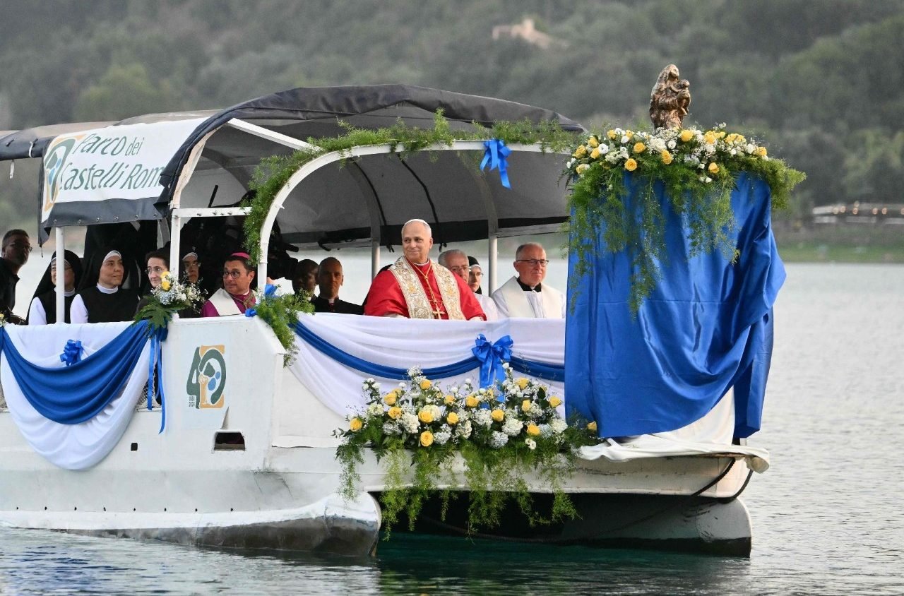 Papa Participa de Procissão Histórica no Lago Albano em Homenagem a Nossa Senhora do Lago