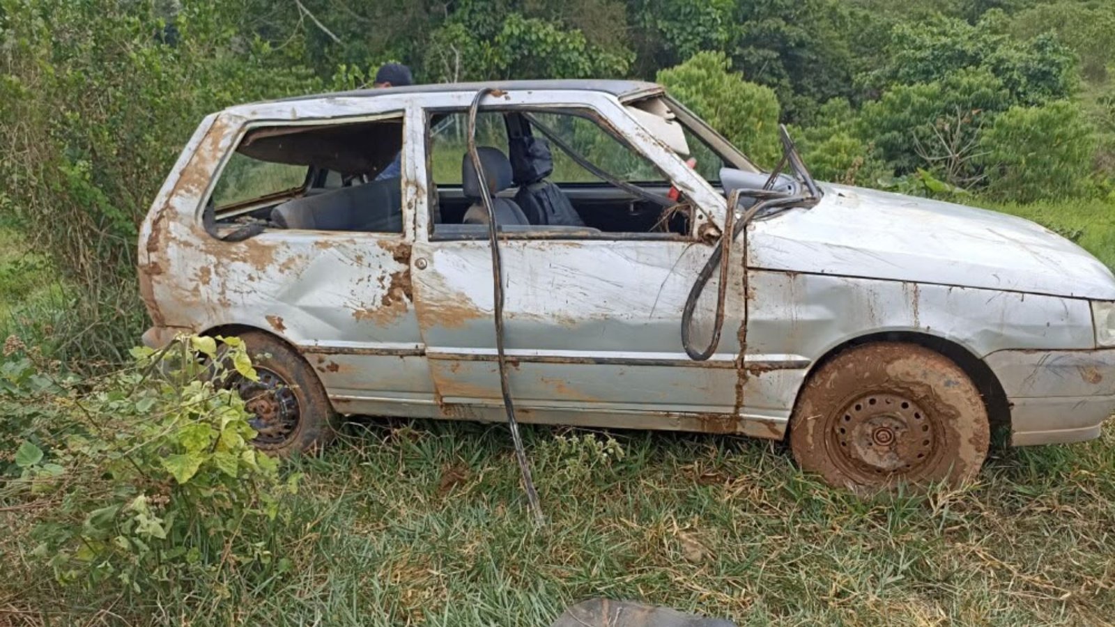Tragédia Familiar: Três Mortes em Acidente de Carro em Represa em RO
