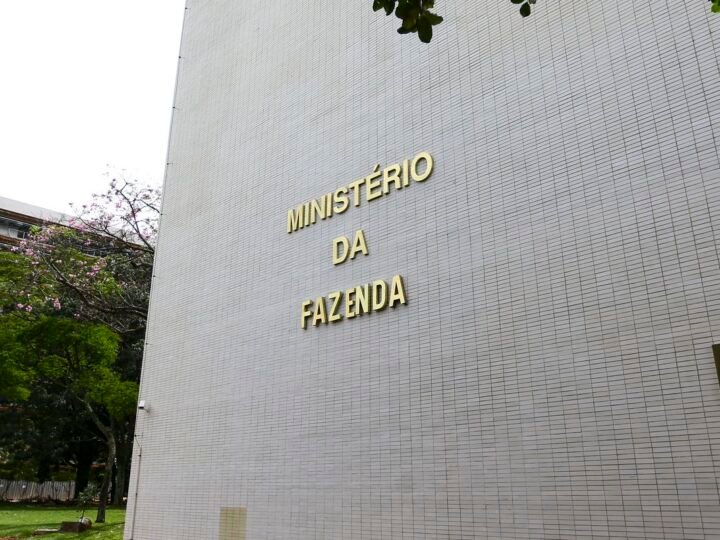 Superávit Primário do Governo Central Atinge R$ 10,8 Bilhões em Julho