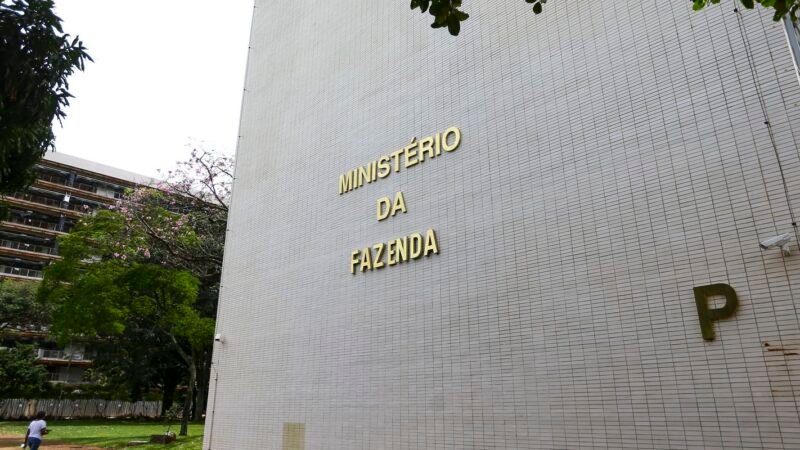 Superávit Primário do Governo Central Atinge R$ 10,8 Bilhões em Julho