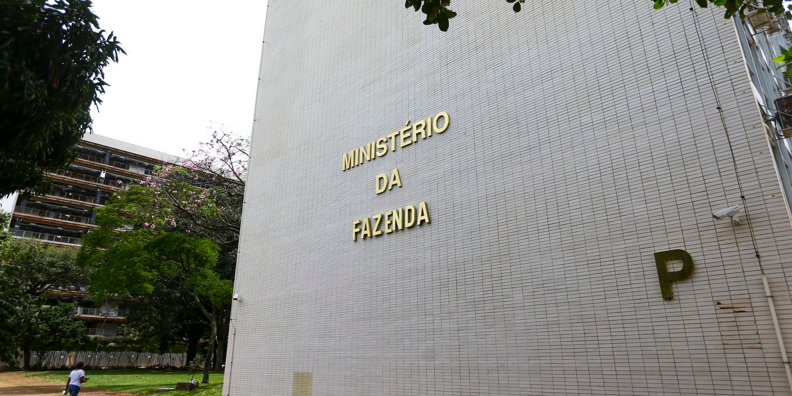 Superávit Primário do Governo Central Atinge R$ 10,8 Bilhões em Julho