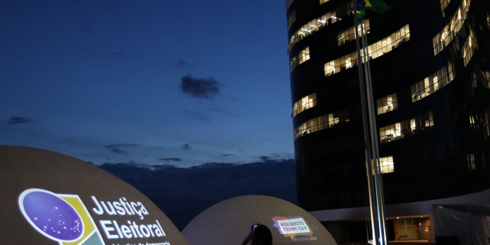 TSE Investiga Filiação de Flávio Bolsonaro ao Missão e Afirma Não Ter Havido Hackeamento