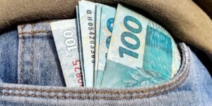 Beneficiários com NIS final 4 recebem Bolsa Família de agosto