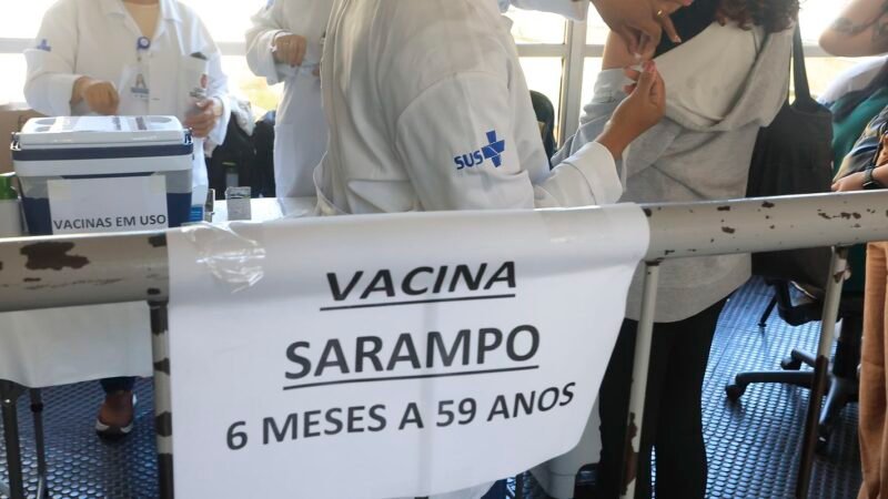 São Paulo aplica mais de 795 mil vacinas contra o sarampo em campanha de multivacinação