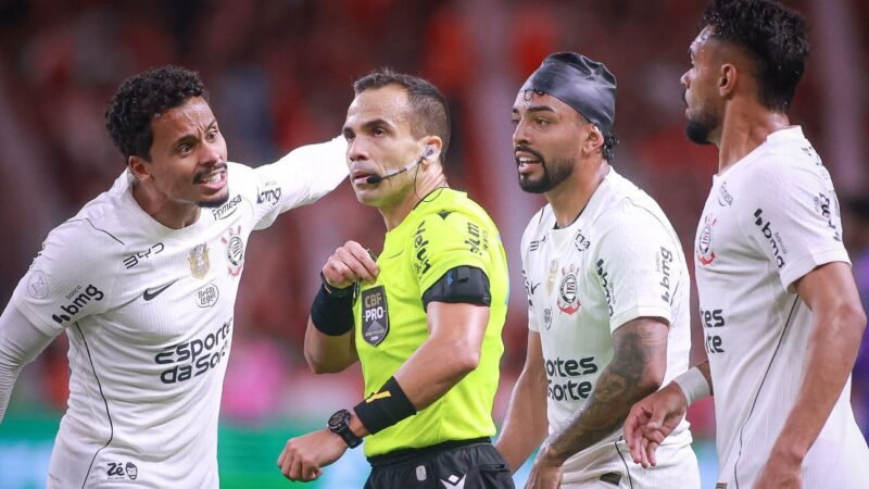 Corinthians: Presidente critica arbitragem após pênalti não marcado