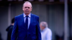 Presidente do Corinthians Justifica Renovação com Memphis