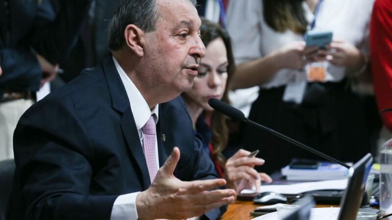 Senador Omar Aziz Apoia PEC que Elimina a Escala 6×1 e Reduz Jornada de Trabalho