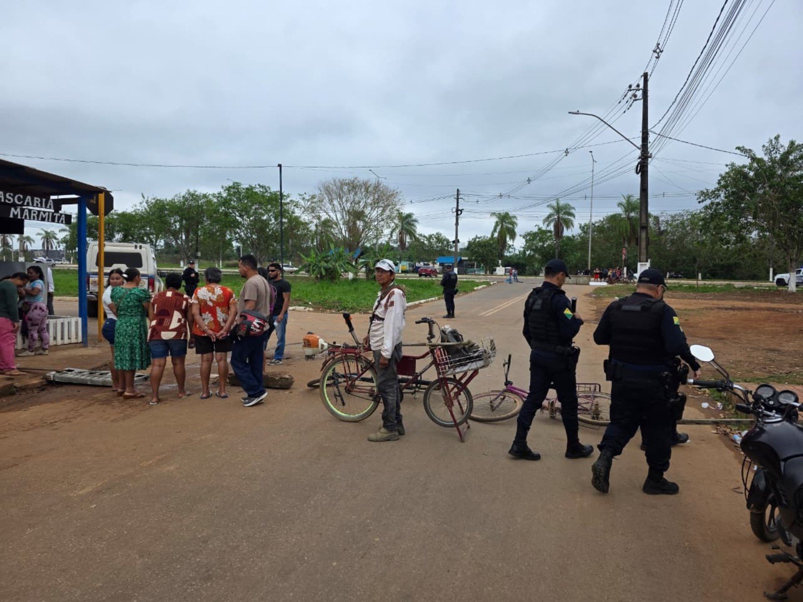 Moradores de Rio Branco Protestam por Melhorias em Infraestrutura e Serviços Públicos