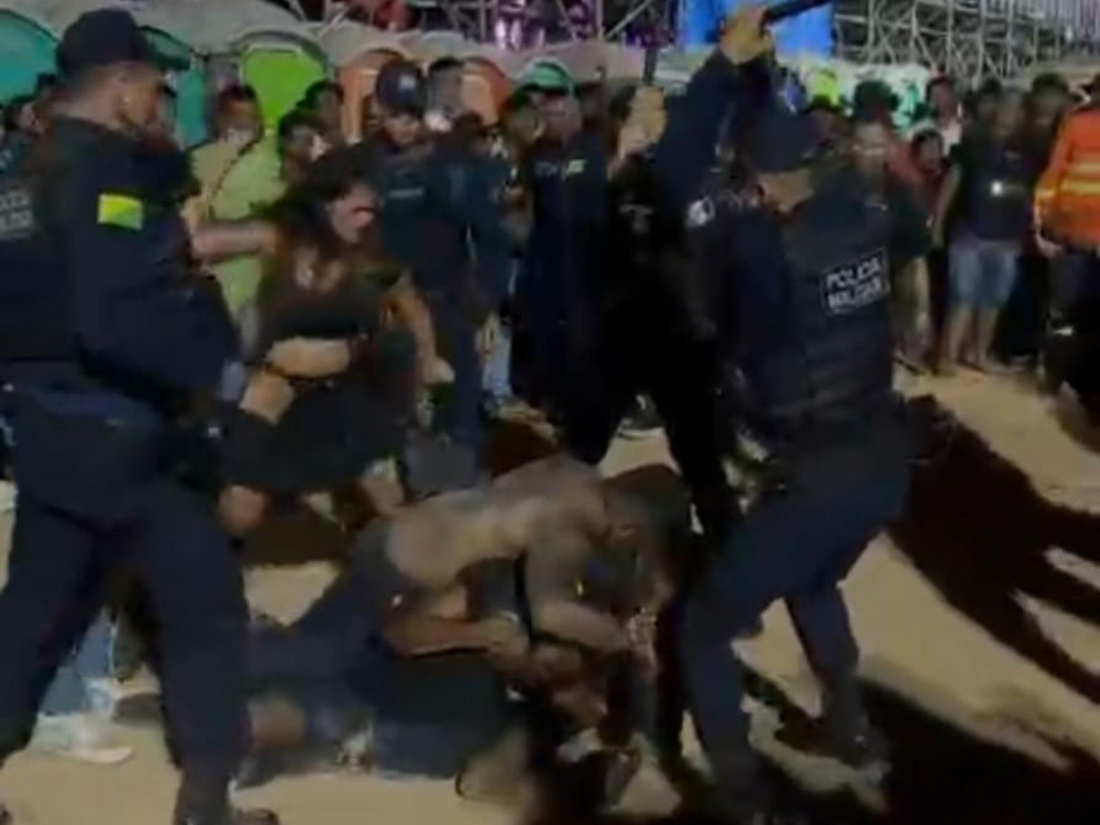 Conflito em Feira no Acre: PMs Agridem Homens Durante Evento