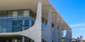 Governo Brasileiro Condena Revogação de Visto da Embaixadora nos EUA