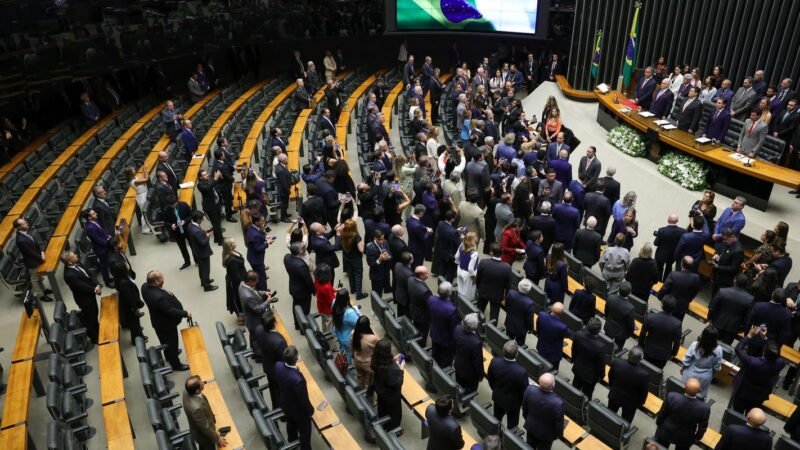 Votação da ‘Taxa das Blusinhas’ e Outras Medidas no Congresso Nacional