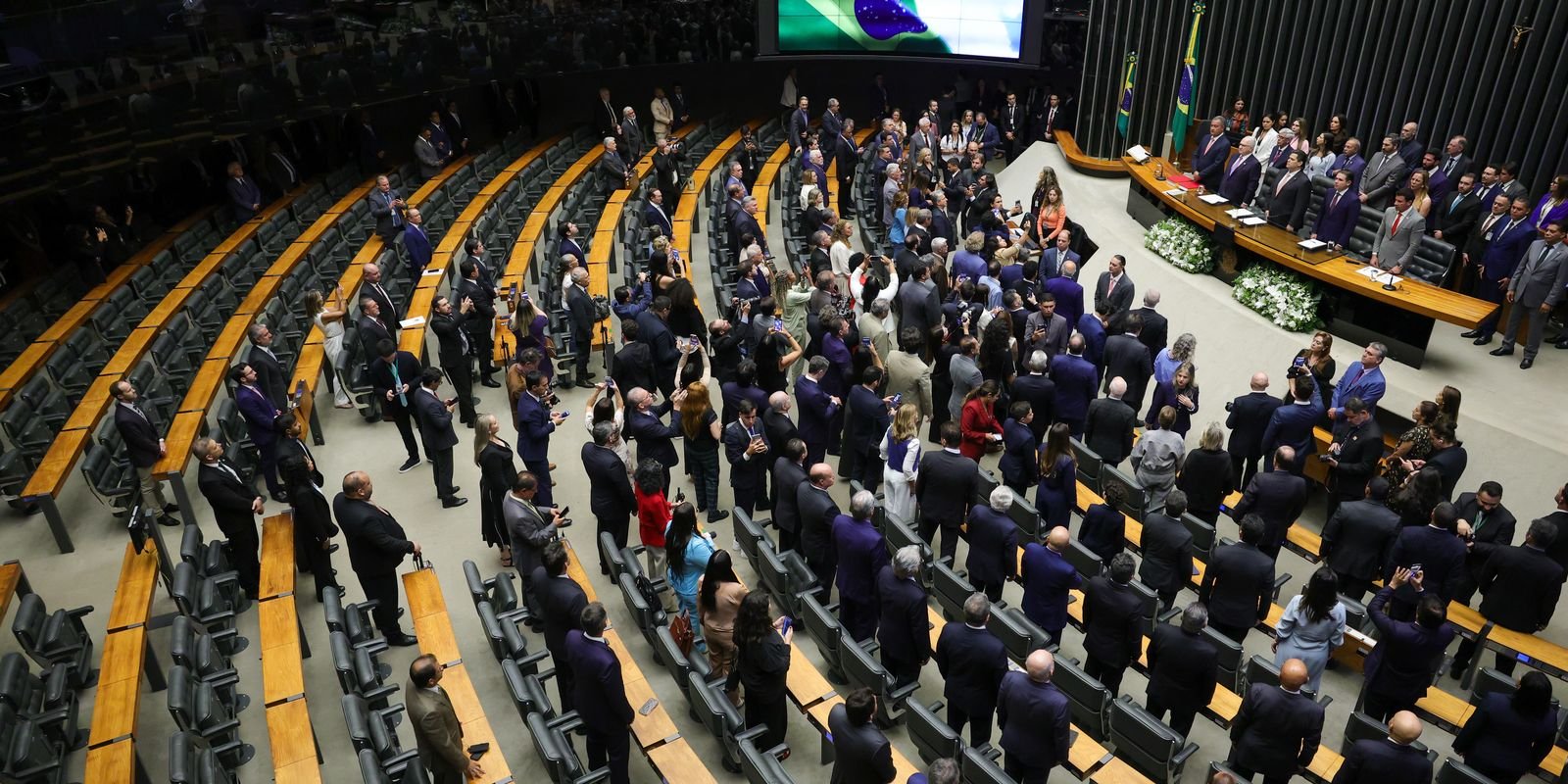 Votação da ‘Taxa das Blusinhas’ e Outras Medidas no Congresso Nacional