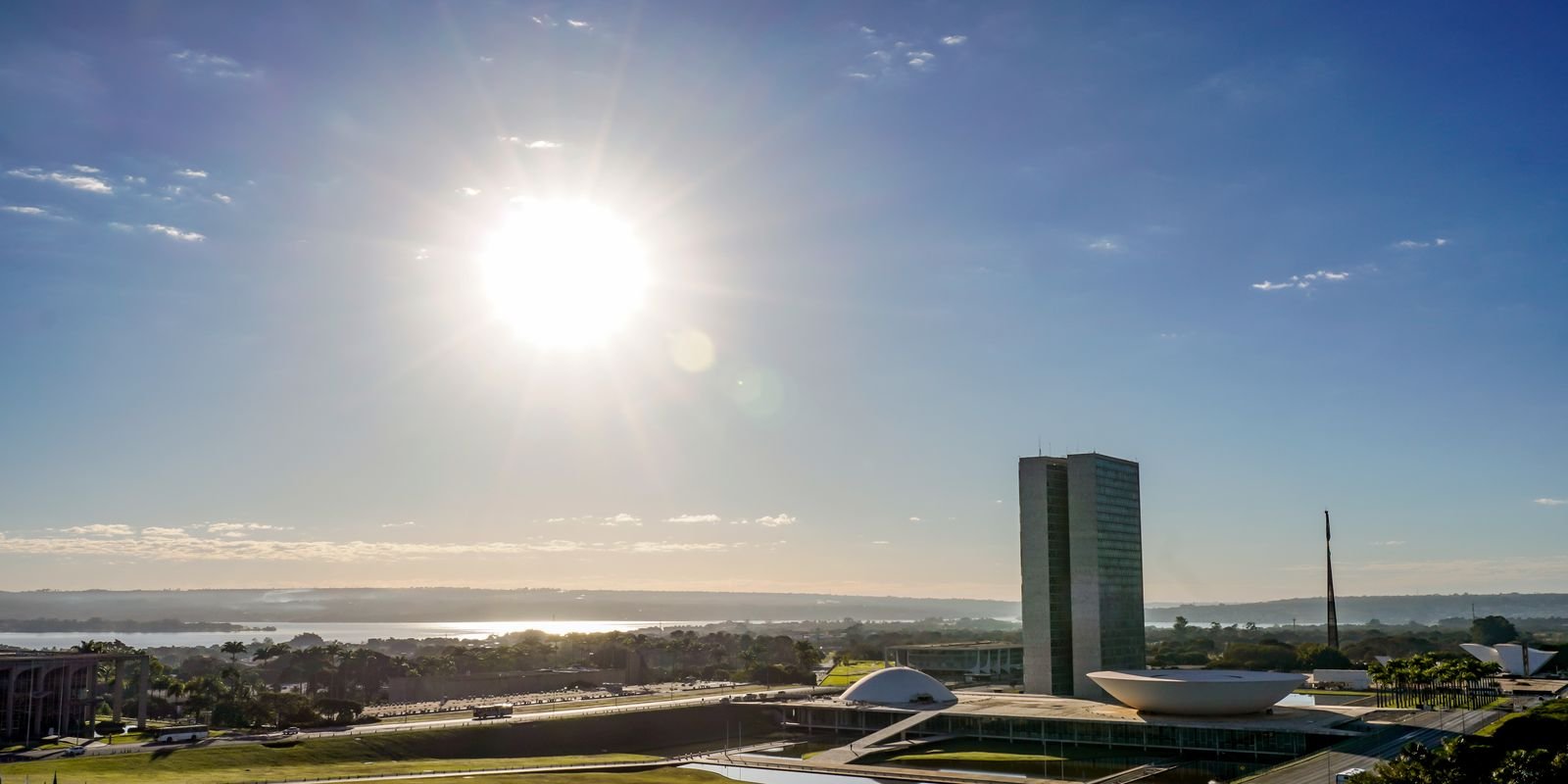 Congresso Nacional Debate Propostas Significativas: Fim da Escala 6×1 e Isenção de Impostos em Compras Internacionais