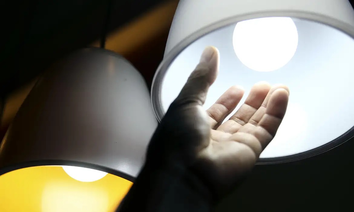 TCU Autoriza Liberação de R$ 5 Bilhões para Redução das Tarifas de Energia no Amazonas e Outras Regiões