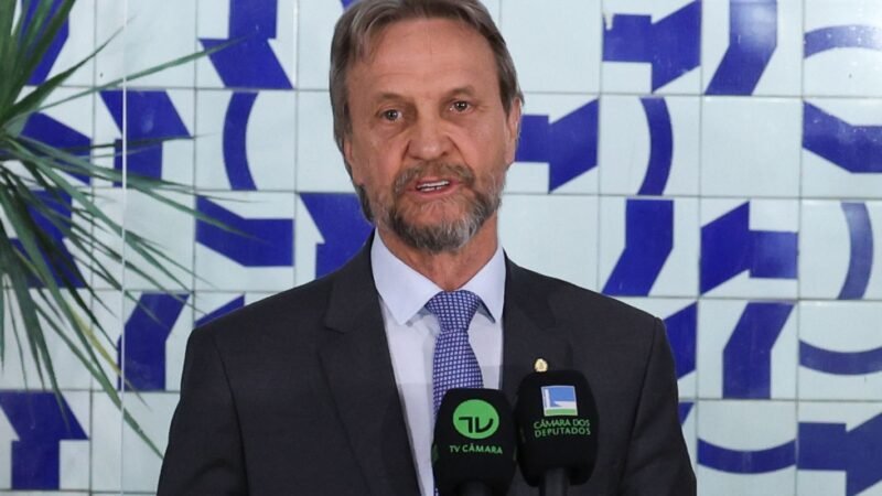 Incidente com Líder do PT Suspende Votações na Câmara dos Deputados