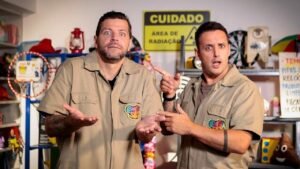 Victor Sarro Celebra o Sucesso do Programa ‘Comédia SBT’ aos Domingos