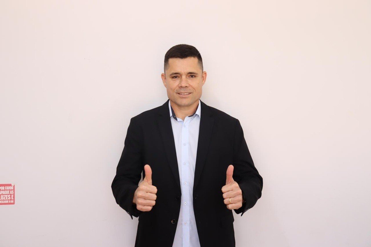 Nilton Santos Registra R$ 2 Milhões em Bens para Candidatura ao Senado