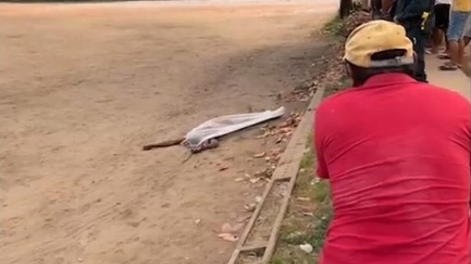 Corpo de Homem é Encontrado Morto com Sinais de Violência em Campo de Futebol em Santarém