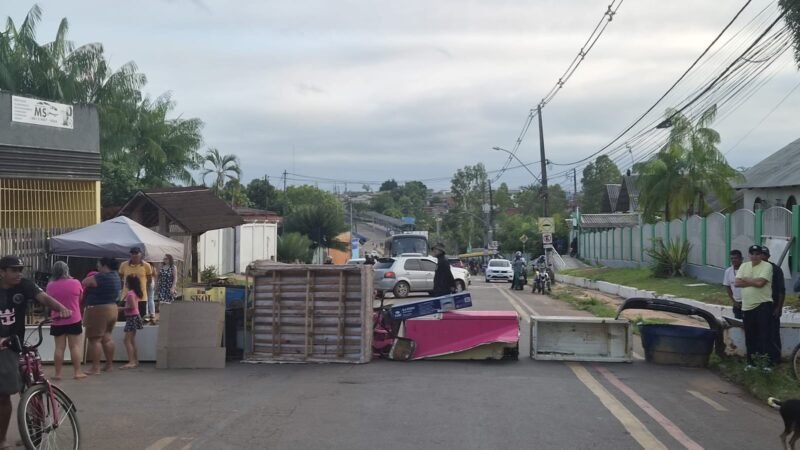 Moradores de Rio Branco Protestam por Melhorias em Infraestrutura Viária