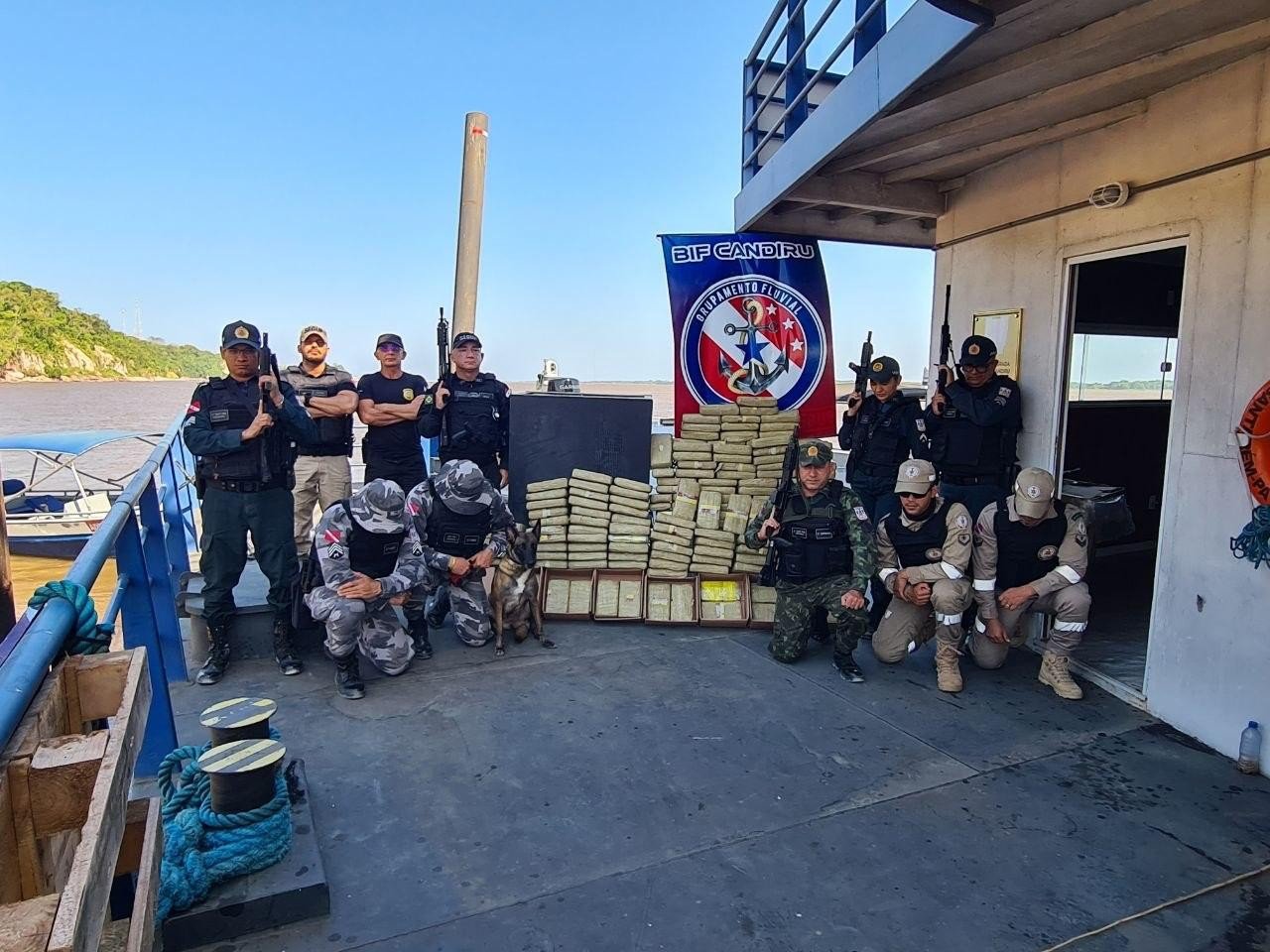 Polícia apreende 173,5 kg de skunk em operação fluvial no Baixo Amazonas