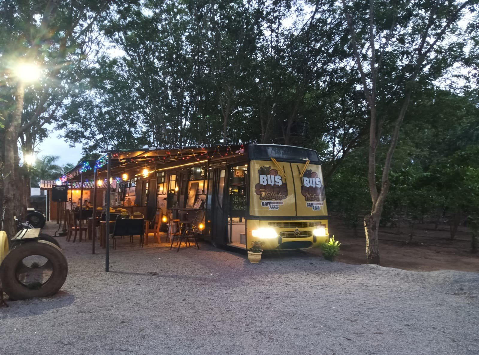 Bus Café Nelinho: A Experiência Única de Degustar Café Dentro de um Ônibus na Zona Rural de RO