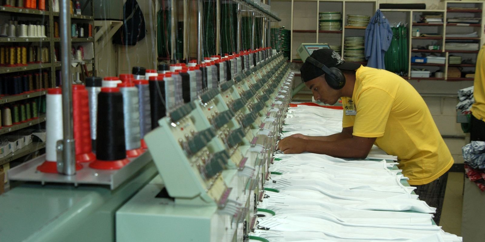 Economia Brasileira Apresenta Retração de 0,4% entre Junho e Julho, Aponta FGV