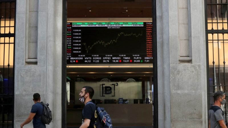 Bolsa Brasileira Registra Alta de 1,3% e Alcança Nível Máximo em Quase Quatro Meses