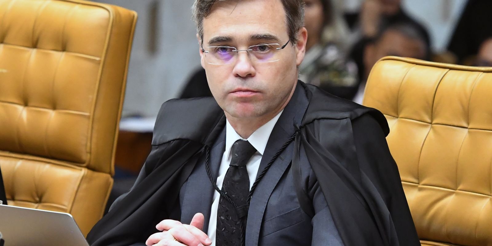 Mendonça Propõe Análise de Diálogos Envolvendo Vorcaro e Moraes pelo STF