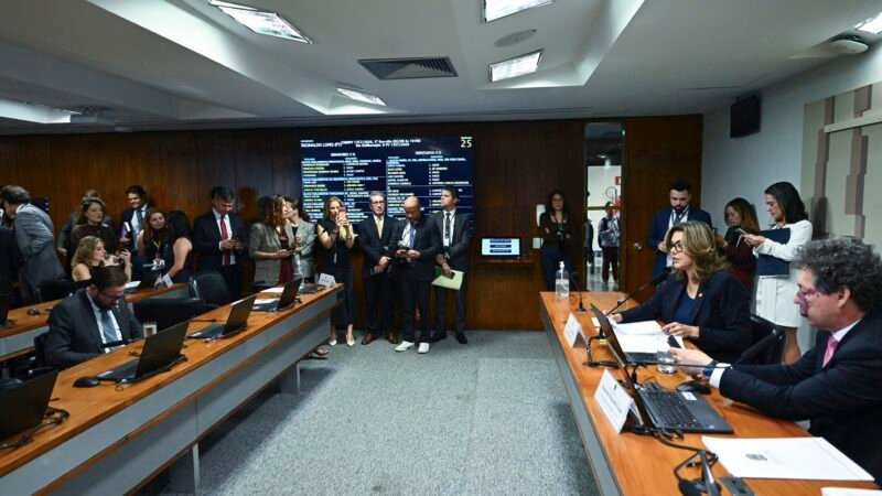 Comissão Mista Aprova Medida Provisória que Zera Imposto sobre Compras Internacionais