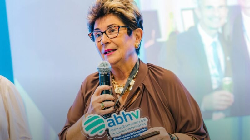 Vera Godoy Ribeiro: Reconhecimento na Indústria Veterinária com Prêmio Marcelo Verlengia