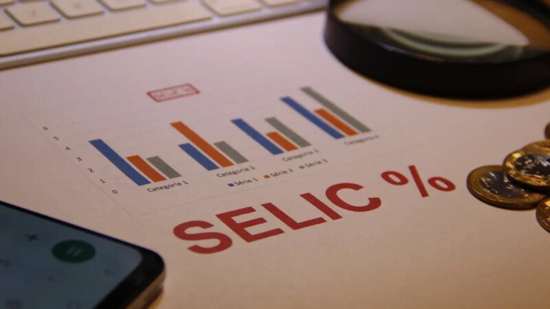 Mercado Financeiro Revisa Expectativa da Selic para 13,50% até 2026