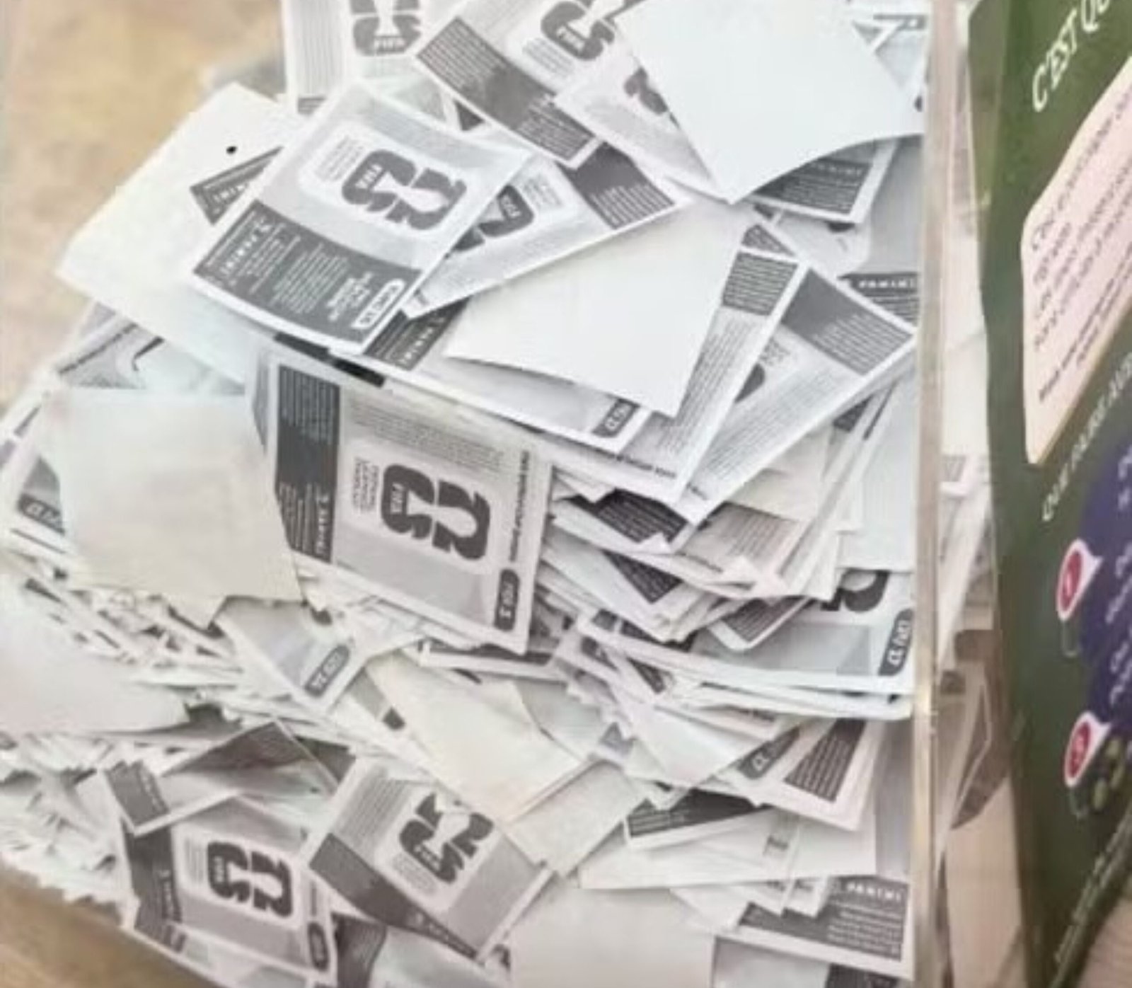 Três Adolescentes São Apreendidos Após Furto de Figurinhas da Copa em Shopping de Boa Vista