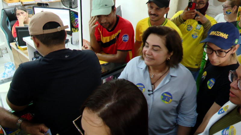 Professora Maria do Carmo Propõe Educação Integral Durante Visita à Feira em Manaus