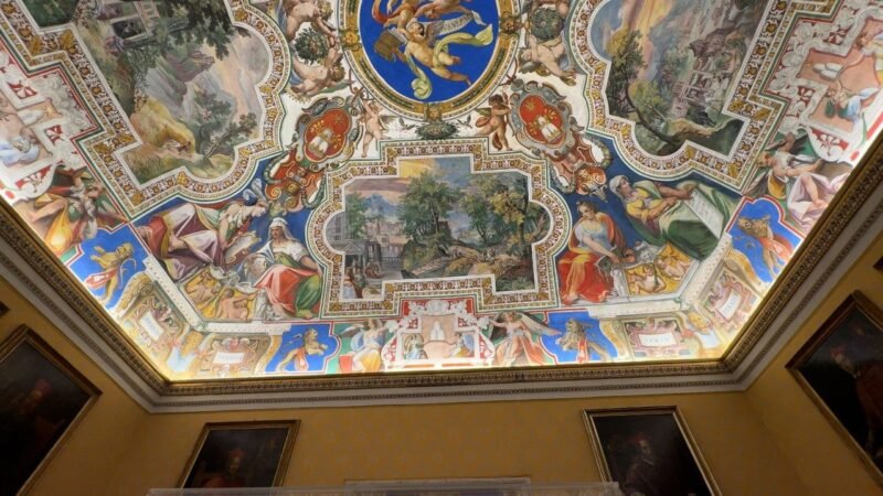 Papa Francisco Inaugura Exposição “AQVA” na Biblioteca Apostólica Vaticana