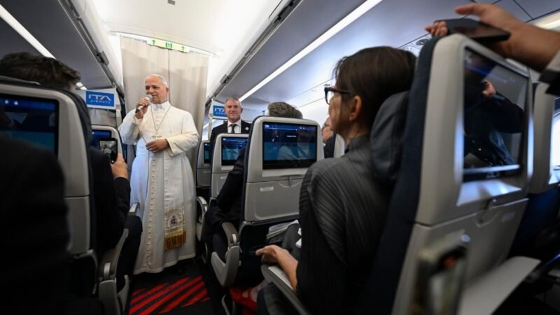 Papa Leão XIV Envia Mensagem de Paz Durante Visita à França