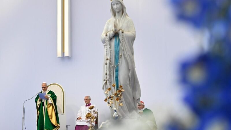 Papa Francisco Encoraja Peregrinos em Lourdes a Serem Missionários de Esperança