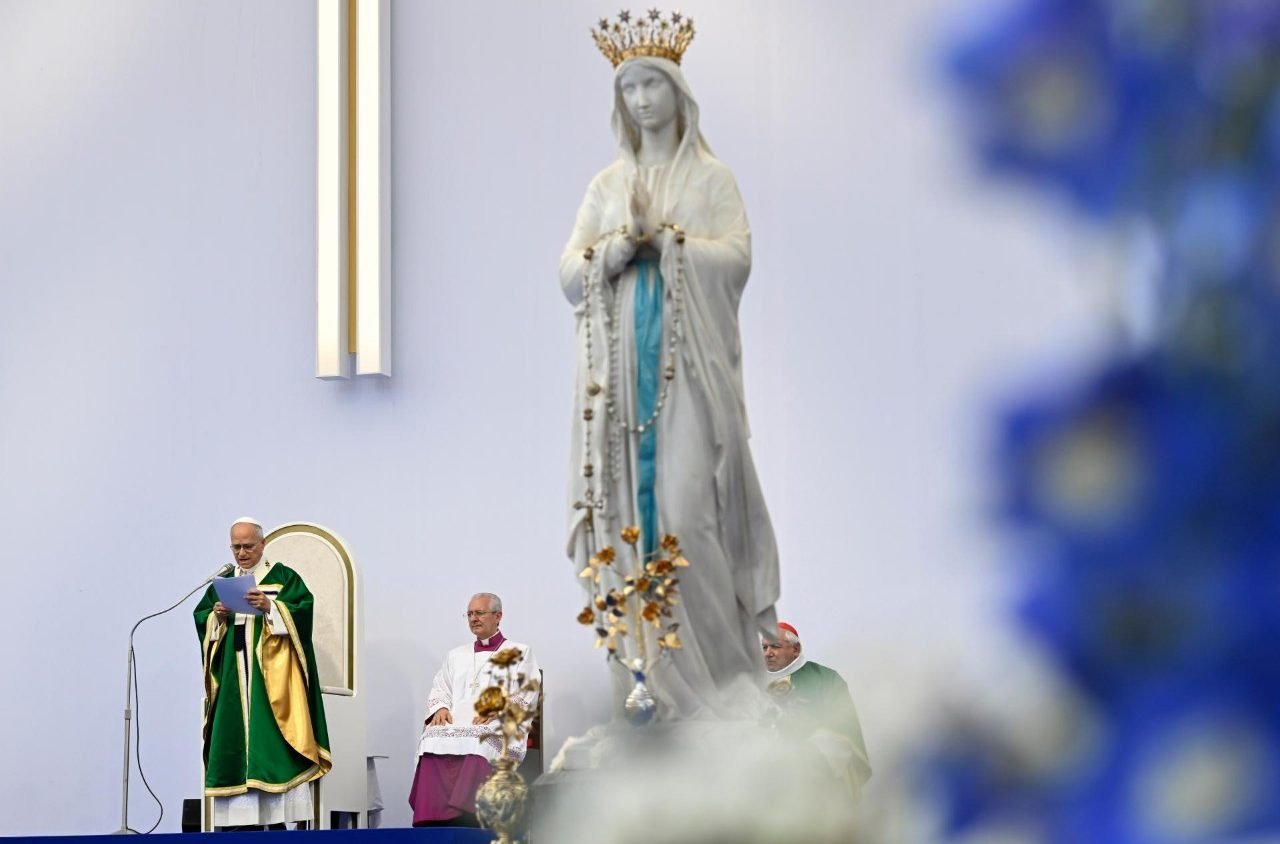 Papa Francisco Encoraja Peregrinos em Lourdes a Serem Missionários de Esperança