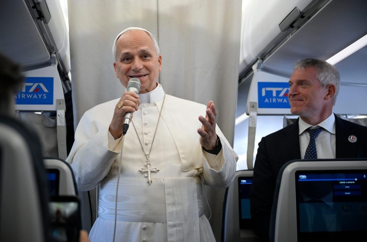 Papa Francisco Apela por Diálogo em Meio a Conflitos e Interesses Econômicos