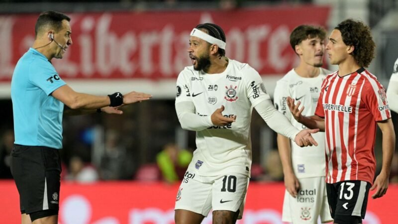 Estudiantes de La Plata Requerem Suspensão de Memphis na Conmebol