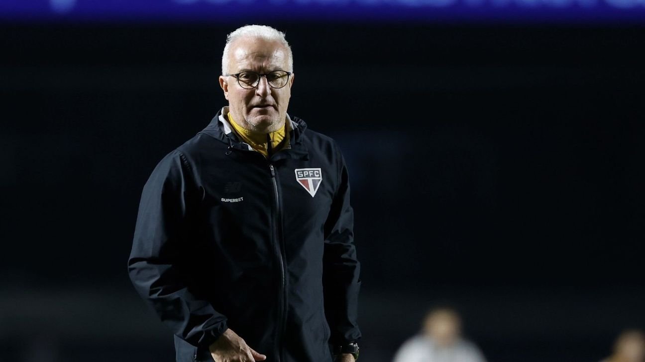 Dorival analisa impacto do protesto silencioso da torcida do São Paulo e esclarece declarações mal interpretadas