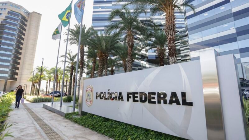 Polícia Federal Entrega Material do Celular de Vorcaro a Ministros do STF