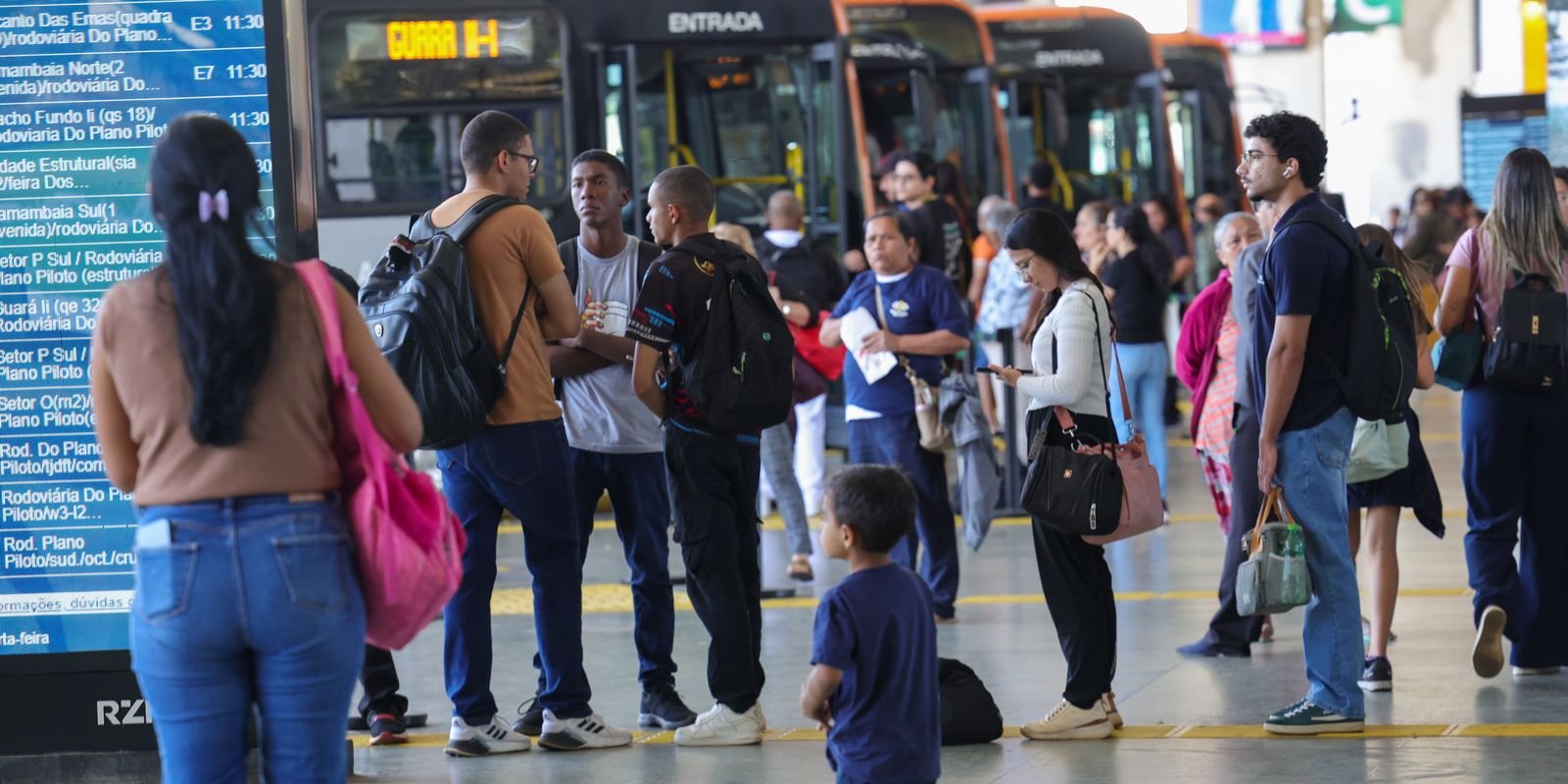 Setor de Serviços Mantém Estabilidade em Julho e Registra Crescimento Anual de 2,4%