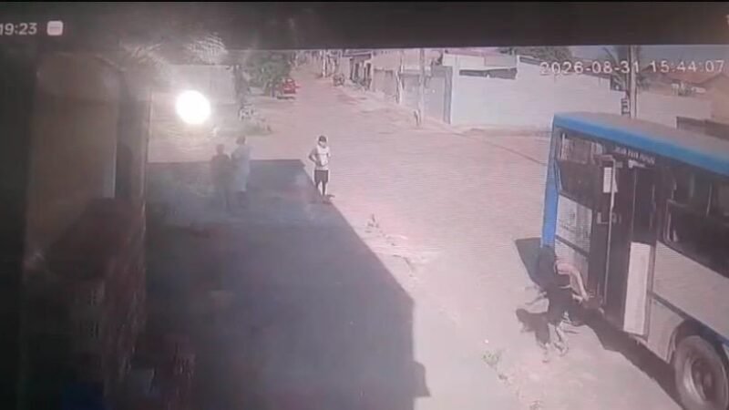 Mulher e Filho Sofrem Queda Durante Desembarque de Ônibus em Santarém