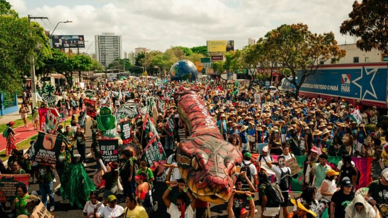 Cobra Gigante Marca Abertura da Virada Cultural em Defesa da Amazônia