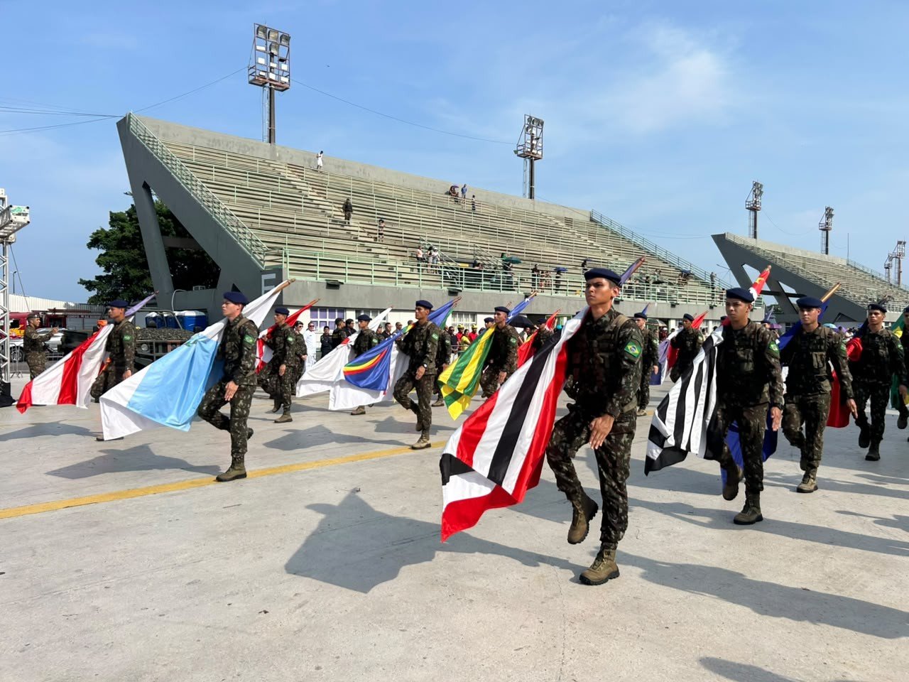 Desfile de 7 de Setembro em Manaus: Forças Armadas e Segurança em Ação