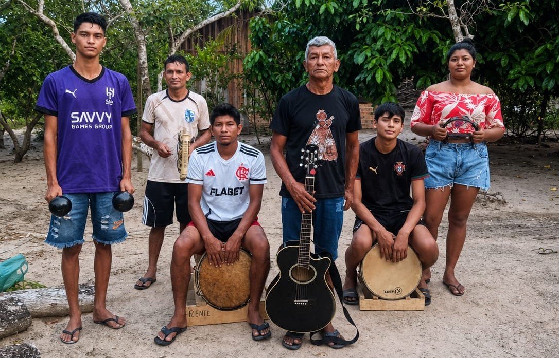 Espetáculo de Carimbó Indígena em Alter do Chão: Arte e Conscientização Ambiental